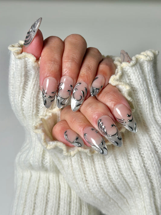 Stunning 3D chrome & cateye French