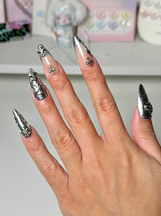 Y2K baddie nails